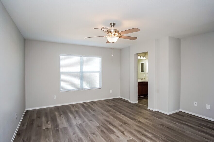Building Photo - 8860 Ashley Park Ave