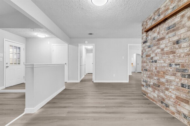 Building Photo - 11829 S Red Cedar Cir