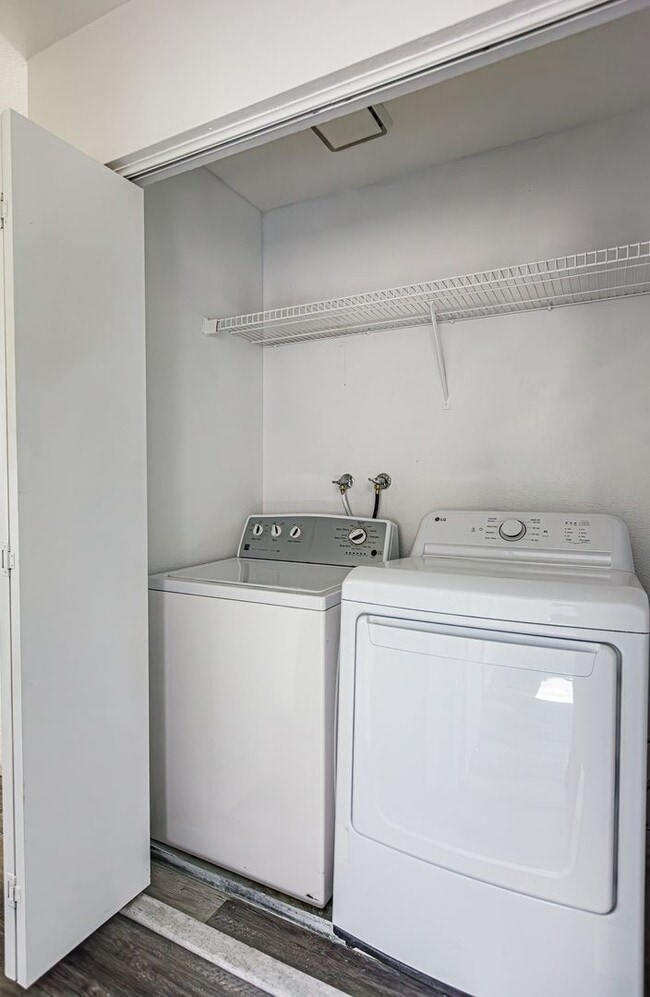 Building Photo - Henderson Home