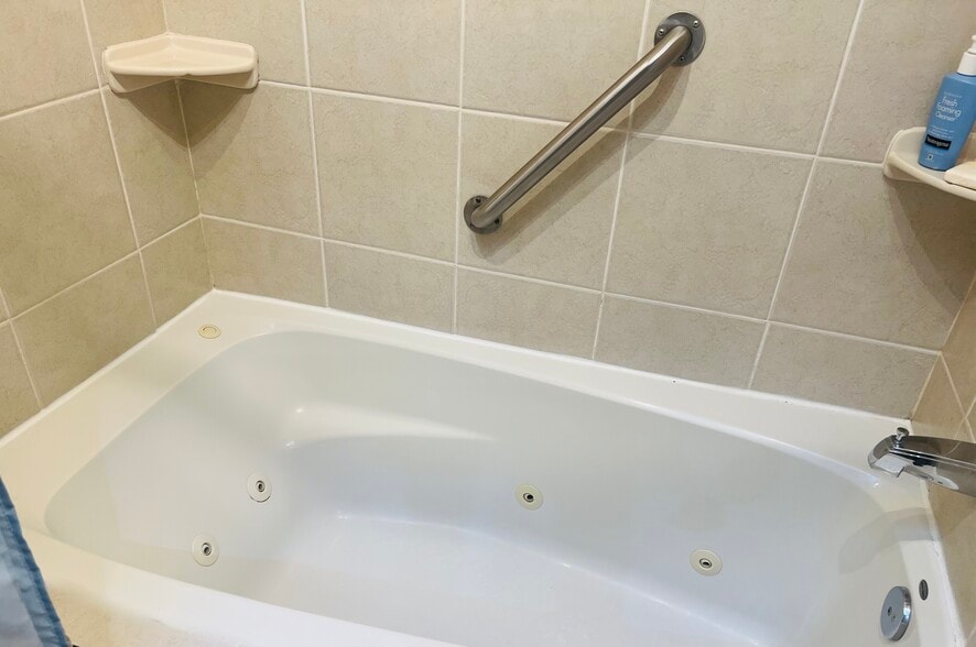 Building Photo - 1333 E St NE