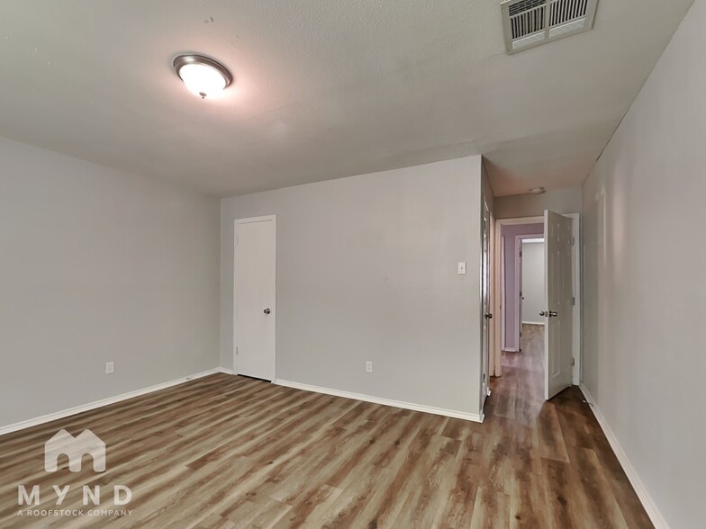 Building Photo - 4419 Trafalgar Dr