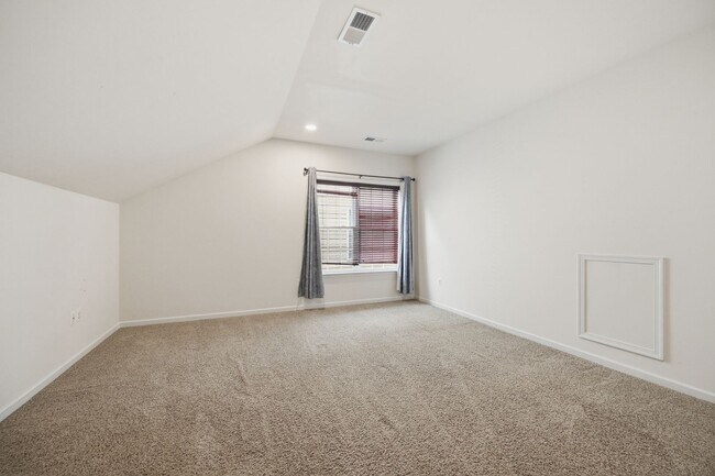 Building Photo - 24267 Purple Finch Dr