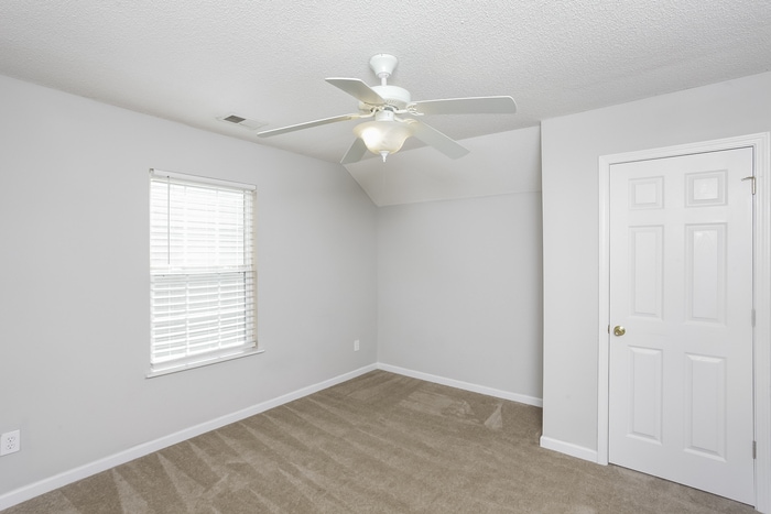 Building Photo - 313 Denman Loop