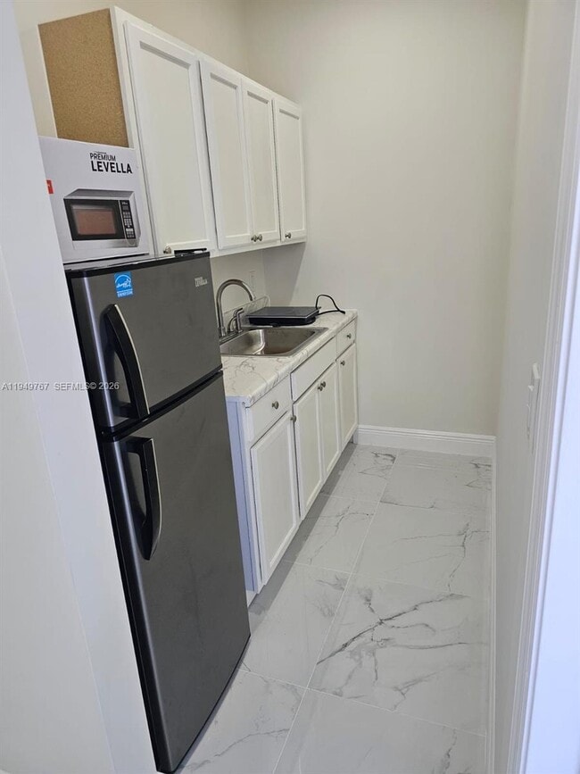 Building Photo - 6140 SW 156th Ct