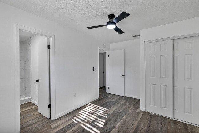 Building Photo - Charming 3-Bedroom Home with Porches in Eagle Lake