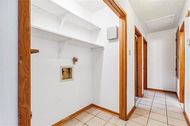 Building Photo - 504 Farnell Ln