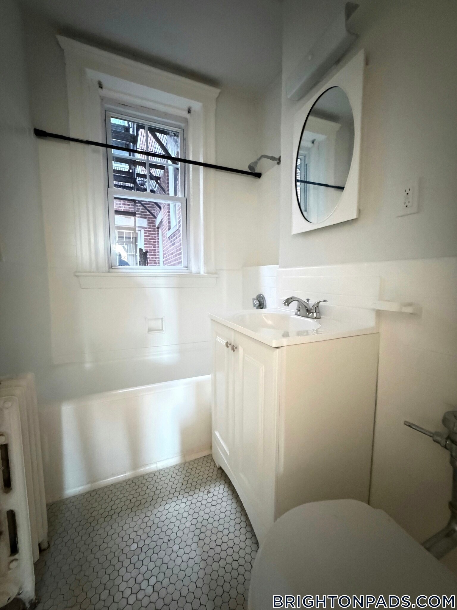 Building Photo - 288 Chestnut Hill Ave