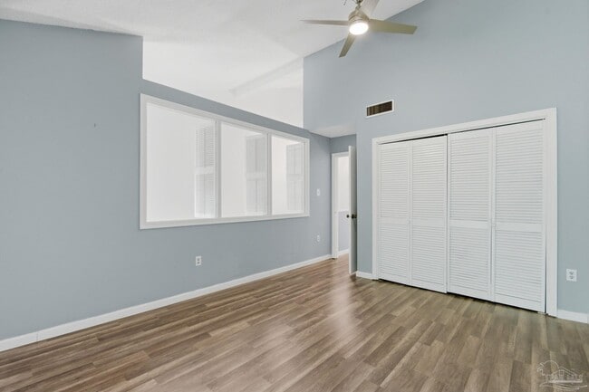 Building Photo - 9976 Fairway Villas Ln