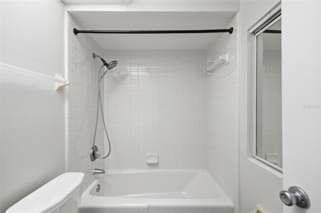 Building Photo - 8 Blakeport Ln