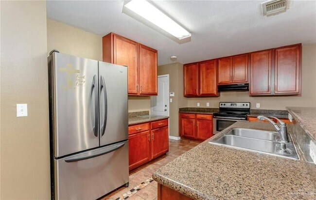 Building Photo - 12 Beatrice Ave