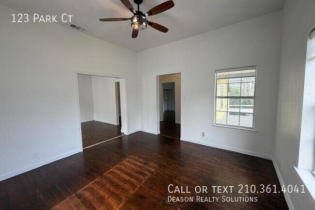 Building Photo - 123 Park Ct