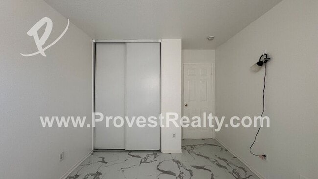 Building Photo - 15117 Stable Ln