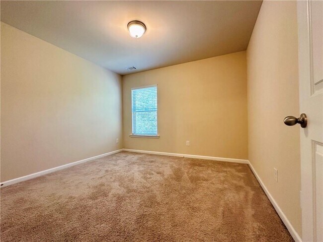 Building Photo - 244 Highland Pointe Cir E