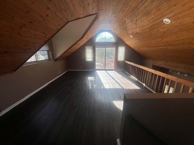 Building Photo - Charming Frazier Park Home Filled With Natural Light