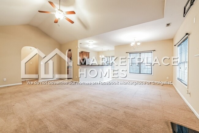 Building Photo - 405 Peppermint Dr