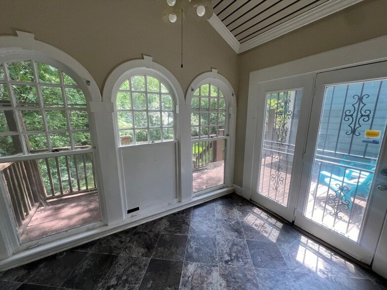 Building Photo - 533 Pennsylvania Ave