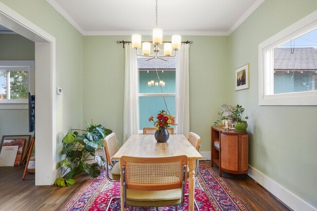 Building Photo - Charming Home Near Colorado College – Walk to Downtown & Trails!