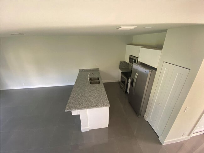 Building Photo - 5615 Polk St