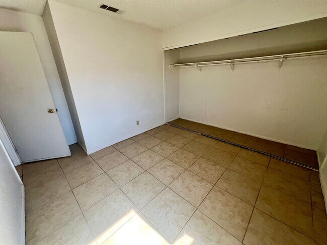Building Photo - 6001 Mariposa Ave