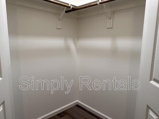 Building Photo - 11015 I-30 Frontage Rd