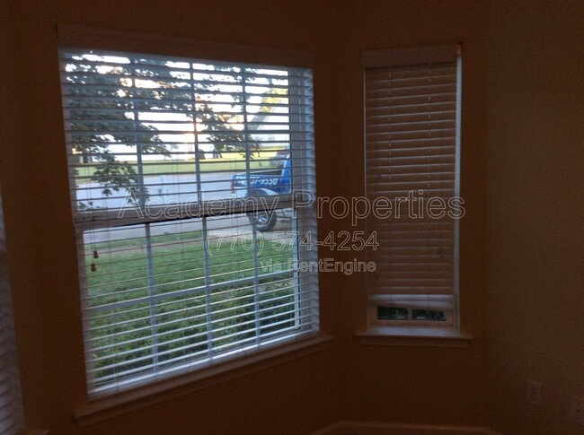 Building Photo - 4015 Yellow Pine Ct