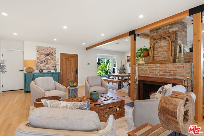 Building Photo - 11314 Homedale St