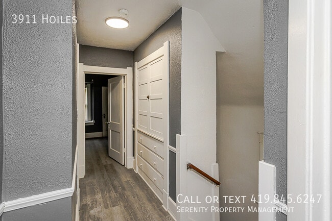 Building Photo - 3911 Hoiles-