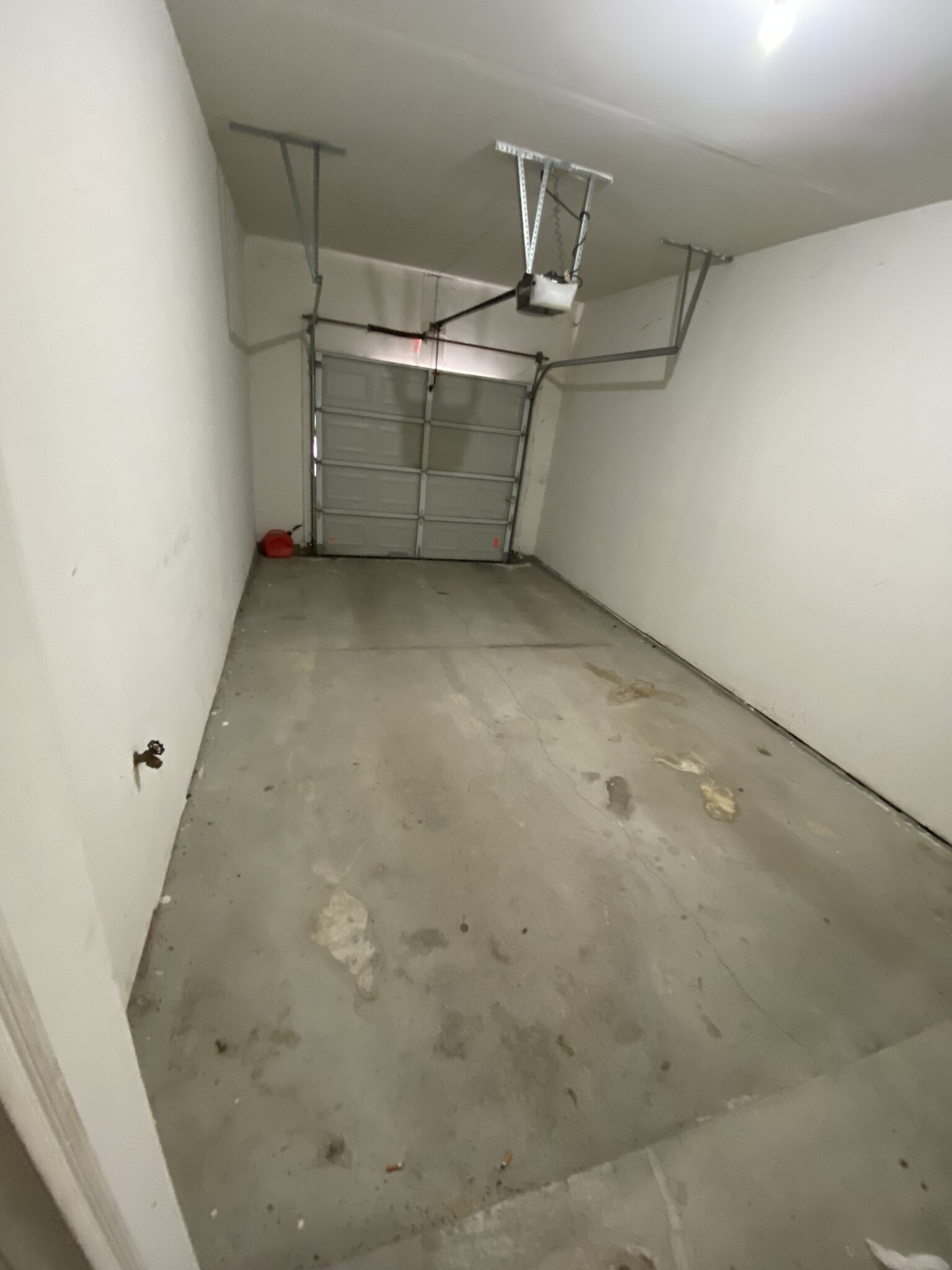 Garage - 5625 Twin Oaks Dr