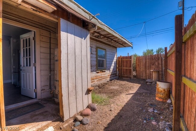 Building Photo - 18 Magnesium St