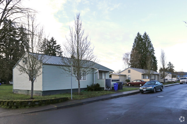 Building Photo - Clackamas Heights