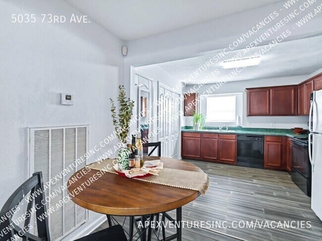 Primary Photo - 5035 73rd Ave