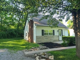 Building Photo - 156 W Cherokee Dr
