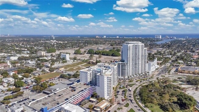 Building Photo - 1830 Radius Dr