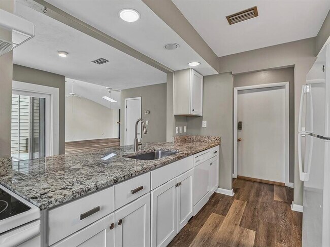 Building Photo - 3335 Micanopy Trail