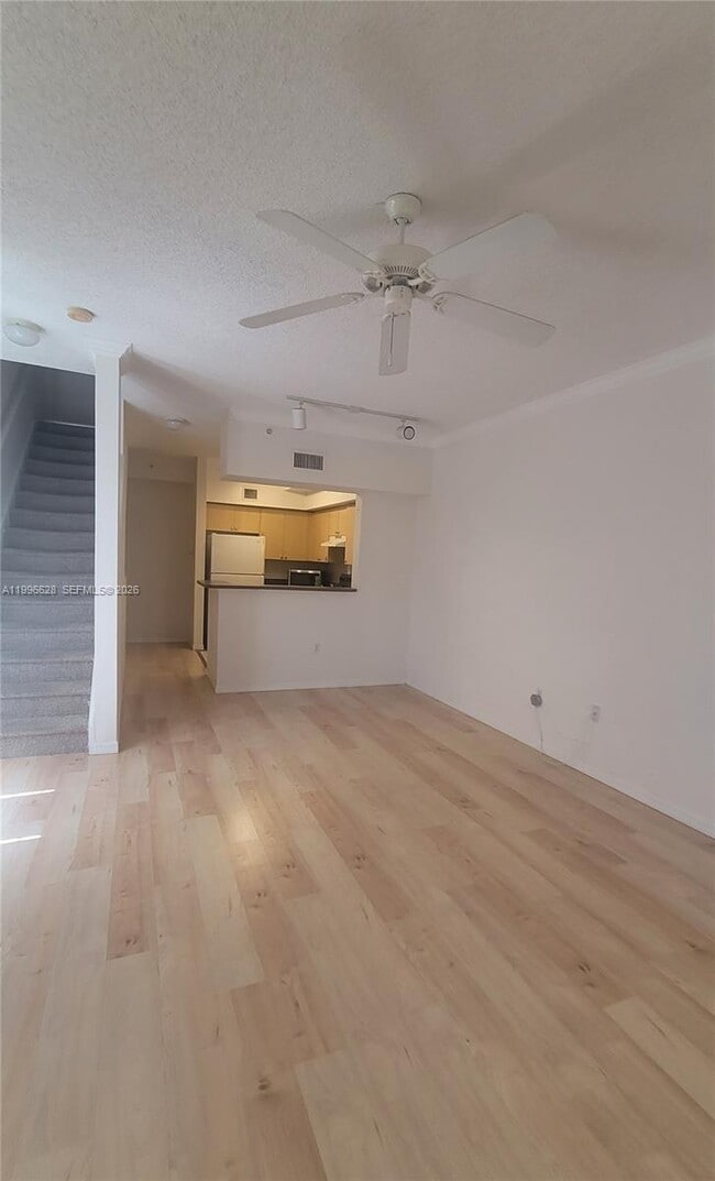 Building Photo - 2961 NE 185th St