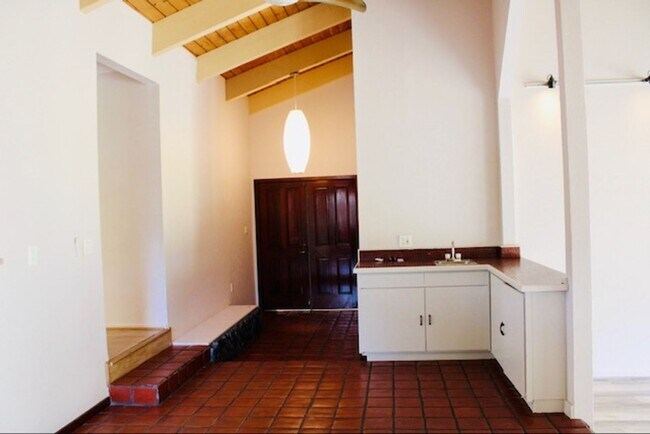 Building Photo - Gorgeous Executive Kailua Home For Rent!
