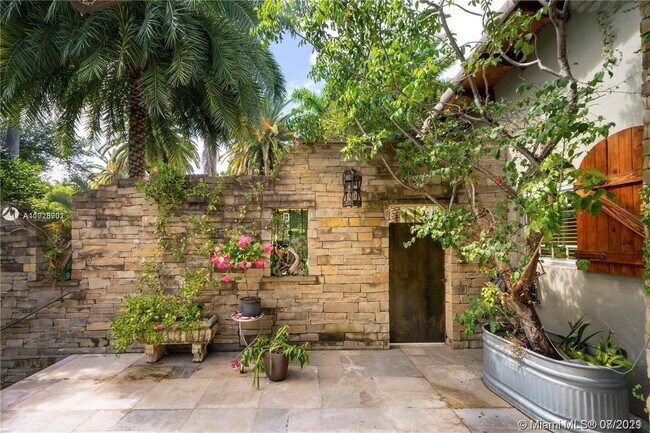 Building Photo - 681 NE 57th St