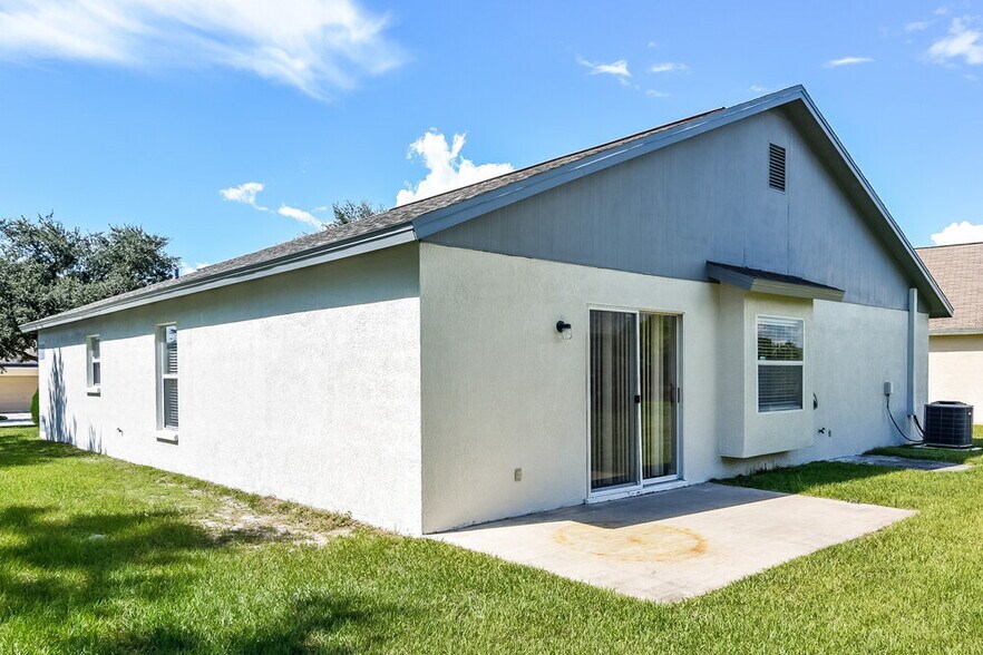 Building Photo - 13610 Ogakor Dr