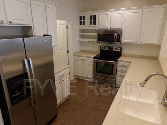 Building Photo - 467 Westgreen Ln