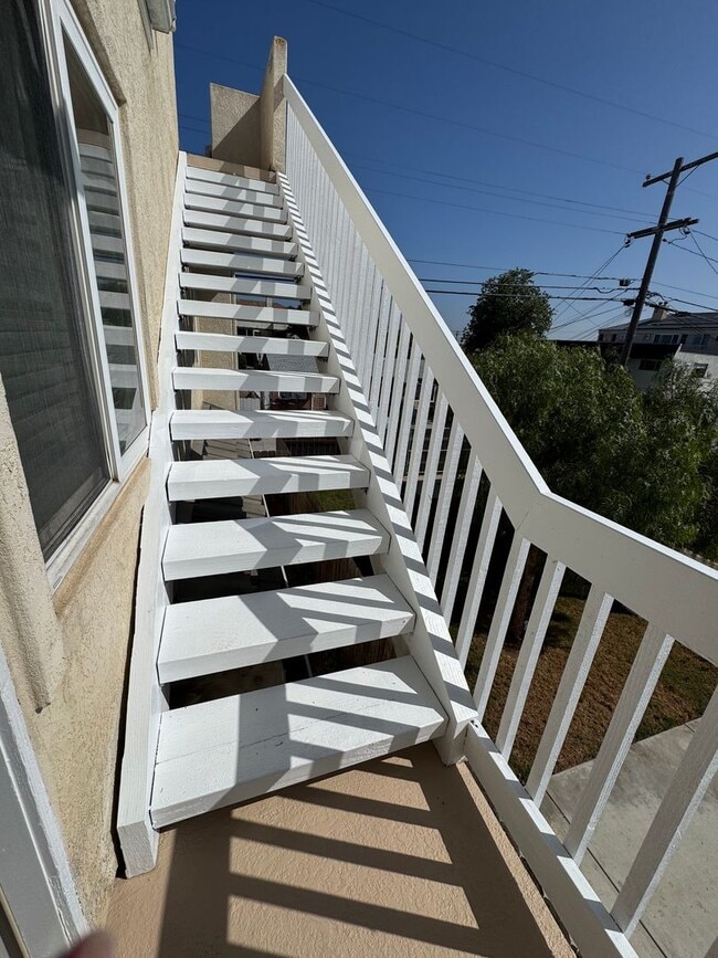 Building Photo - COASTAL Living | Blocks from the beach