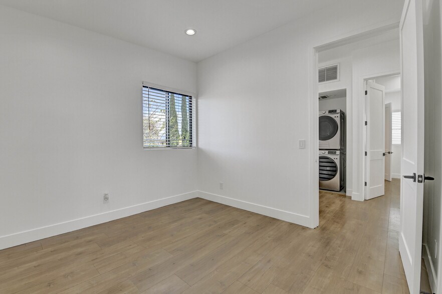 Building Photo - 19033 Bassett St