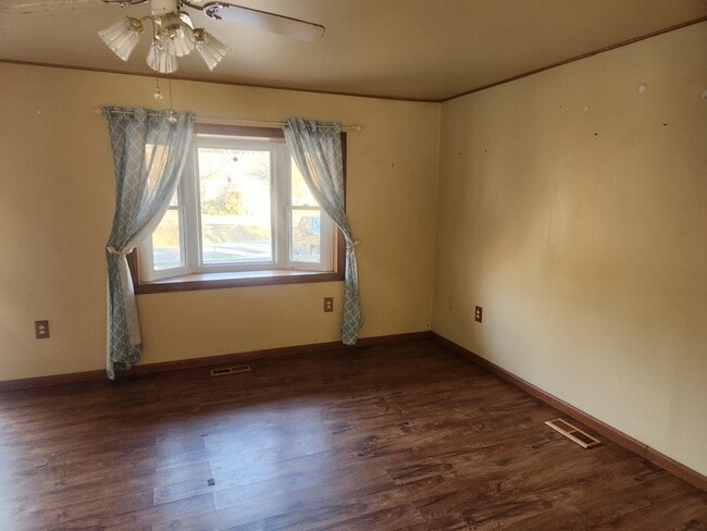 Building Photo - 137 N Elizabeth St