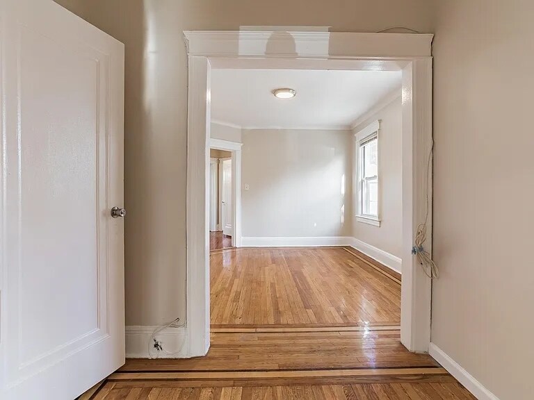 Building Photo - 832 Calhoun Ave