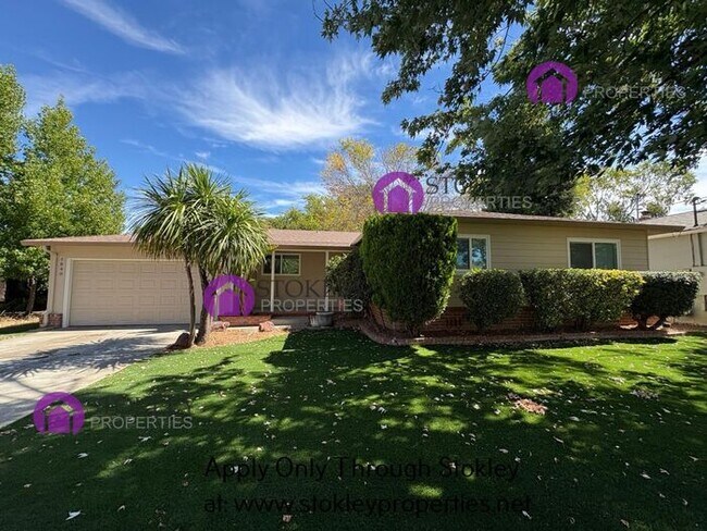Building Photo - 1840 Sandalwood Dr