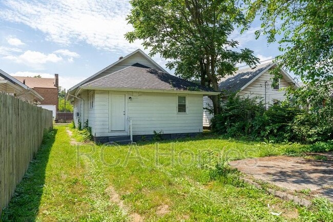 Building Photo - 1411 N Belleview Pl