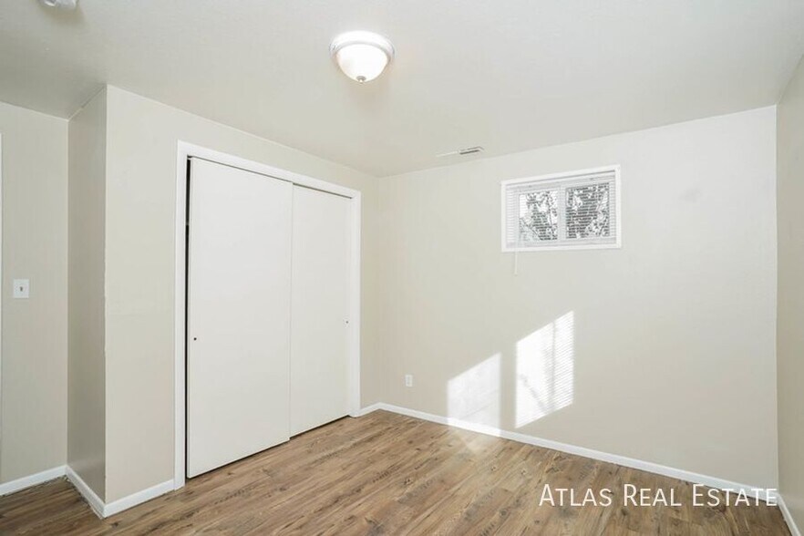 Building Photo - 4789 Shadowglen Dr