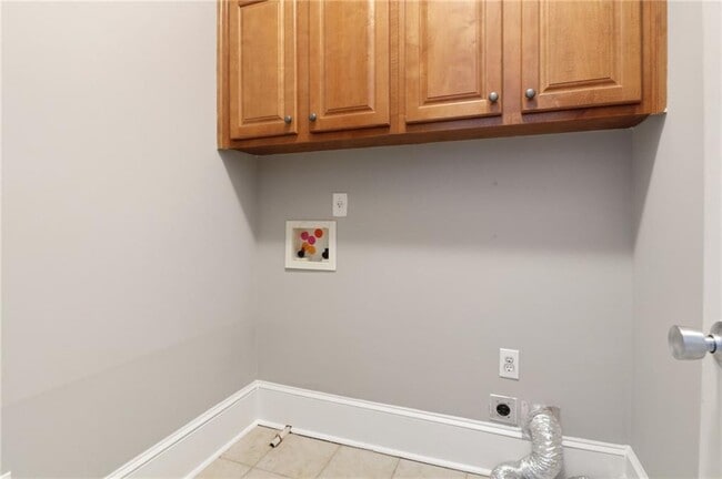 Building Photo - 4738 Ivy Ridge Dr SE