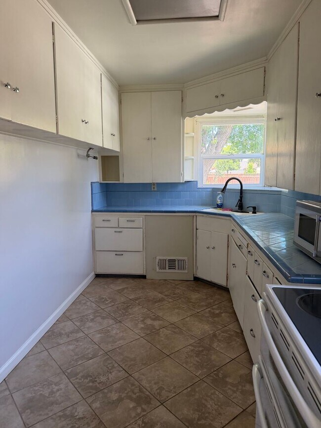 Building Photo - Warm and Charming 2 Bedroom Home in Newman for Rent!