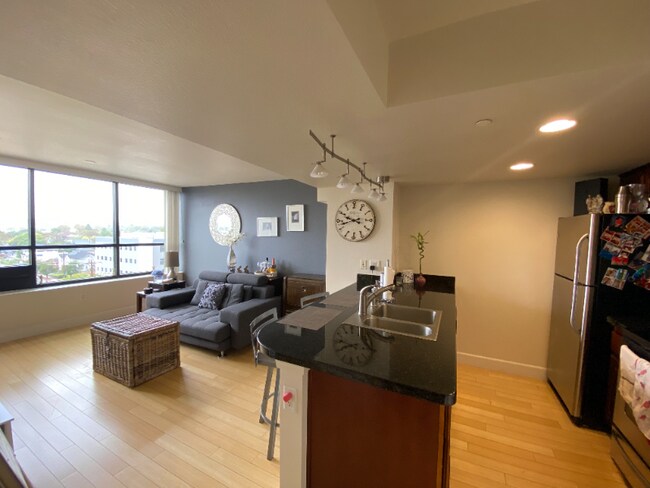 Building Photo - 450 N Arlington Ave