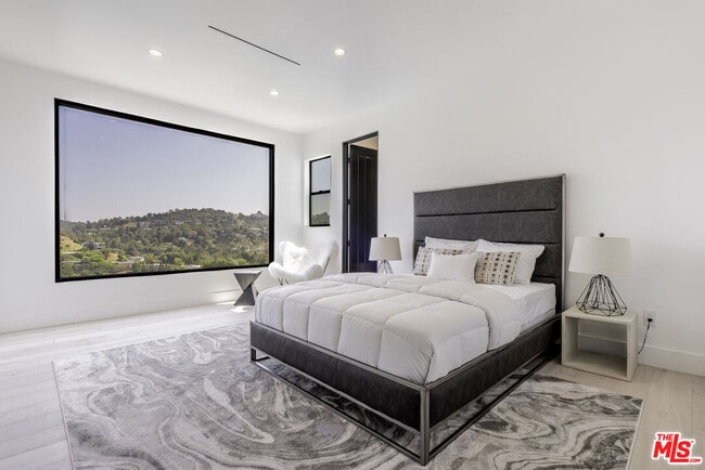 Building Photo - 7567 Hermes Dr